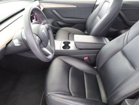 Tesla Model 3 - 2021