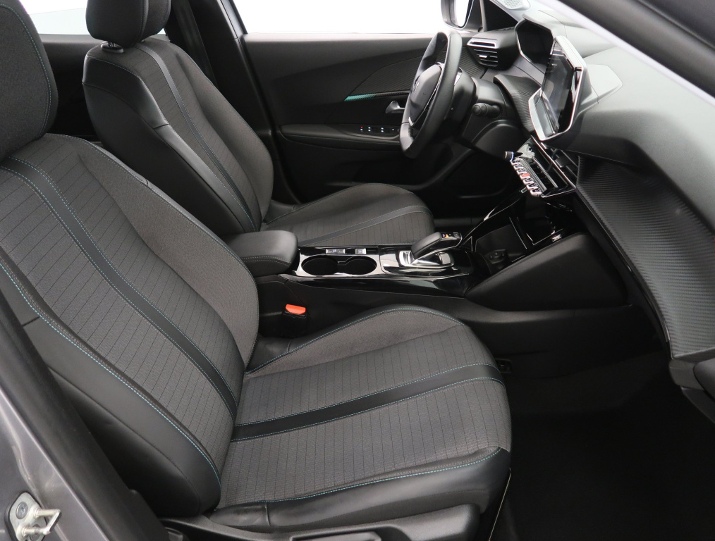 Peugeot e-2008