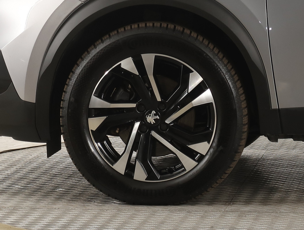 Peugeot e-2008