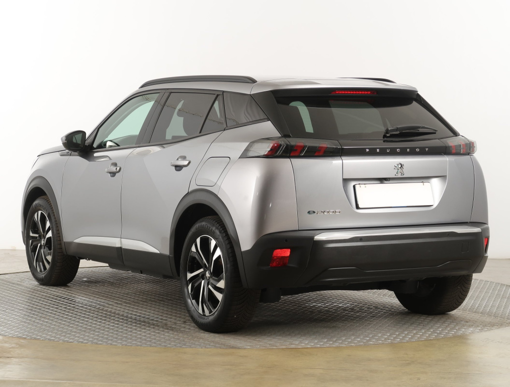 Peugeot e-2008