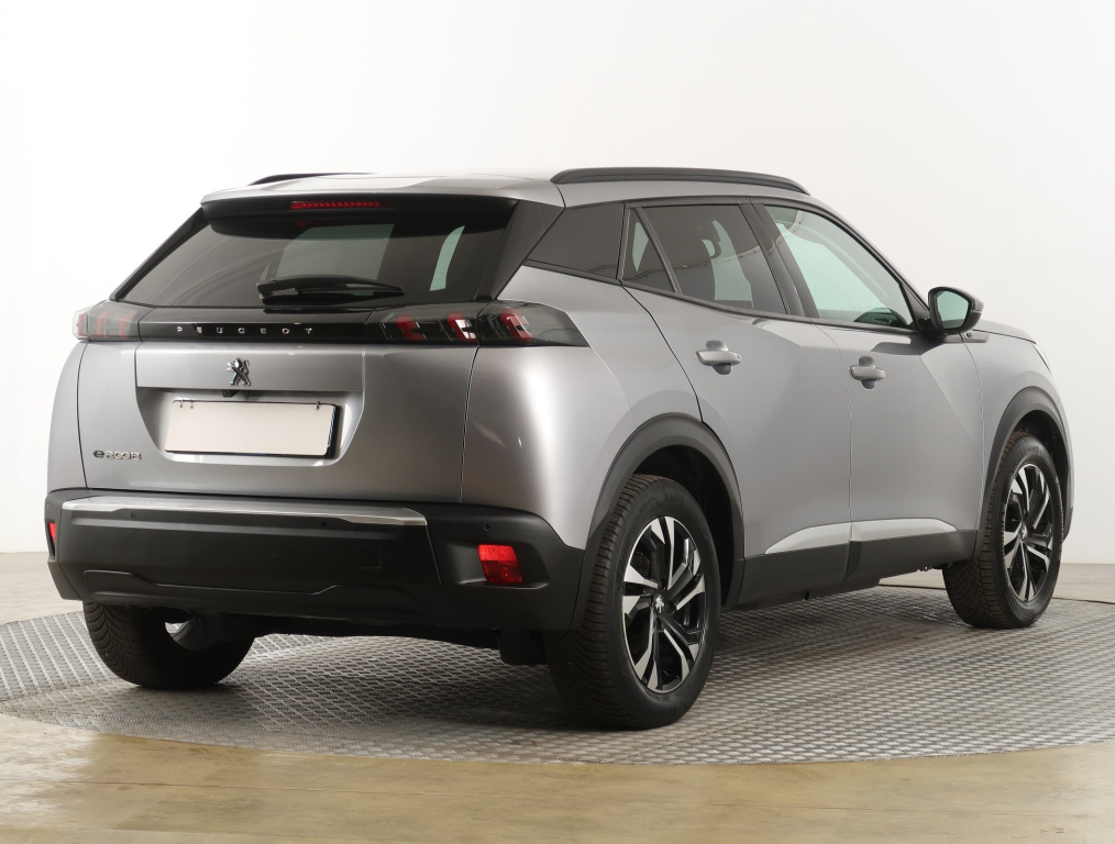 Peugeot e-2008