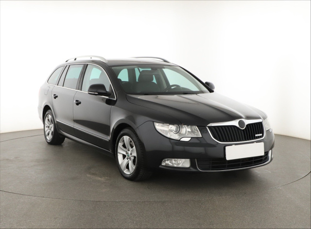 Škoda Superb 2012