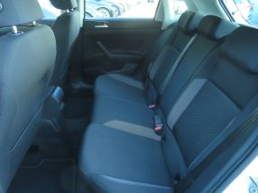 Volkswagen Polo - 2022