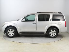 Nissan Pathfinder - 2008