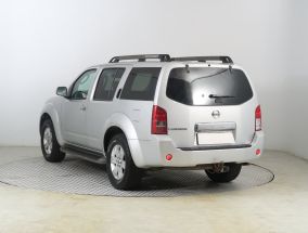 Nissan Pathfinder - 2008