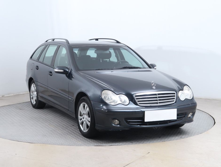 Mercedes-Benz C - 2005