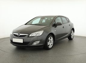 Opel Astra - 2011