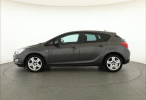 Opel Astra - 2011