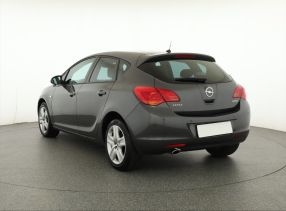 Opel Astra - 2011