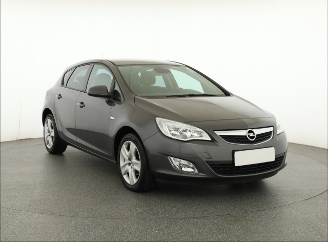 Opel Astra 2011