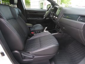 Mitsubishi Outlander - 2020