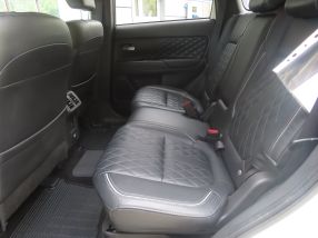 Mitsubishi Outlander - 2020