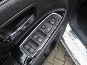 Mitsubishi Outlander - 2020