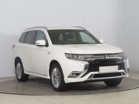 Mitsubishi Outlander - 2020