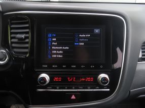 Mitsubishi Outlander - 2020