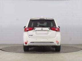 Mitsubishi Outlander - 2020