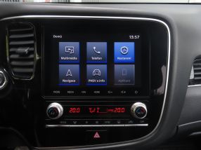 Mitsubishi Outlander - 2020