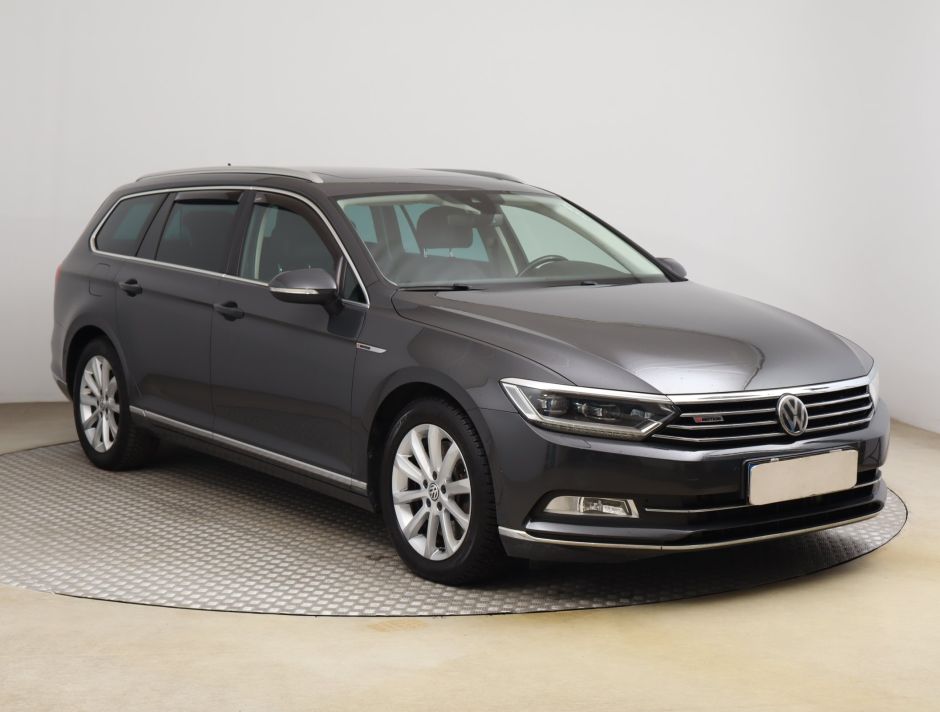 Volkswagen Passat - 2015
