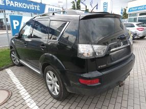 Mitsubishi Outlander - 2011