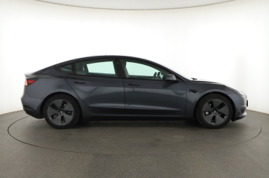 Tesla Model 3 - 2021