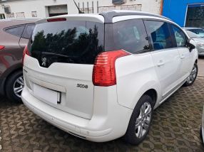 Peugeot 5008 - 2012