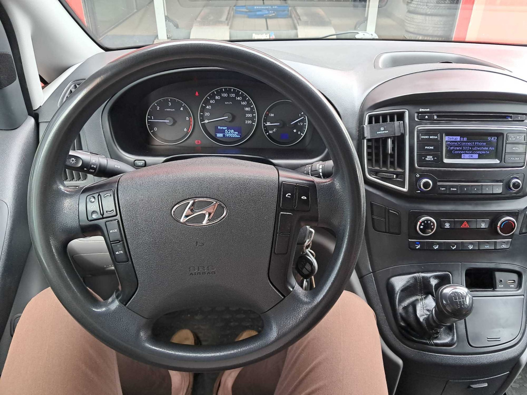 Hyundai H-1