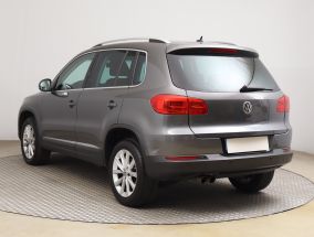 Volkswagen Tiguan - 2011