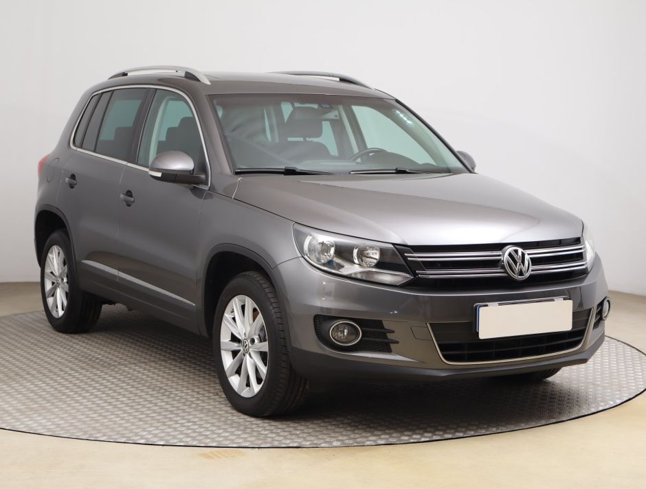 Volkswagen Tiguan - 2011