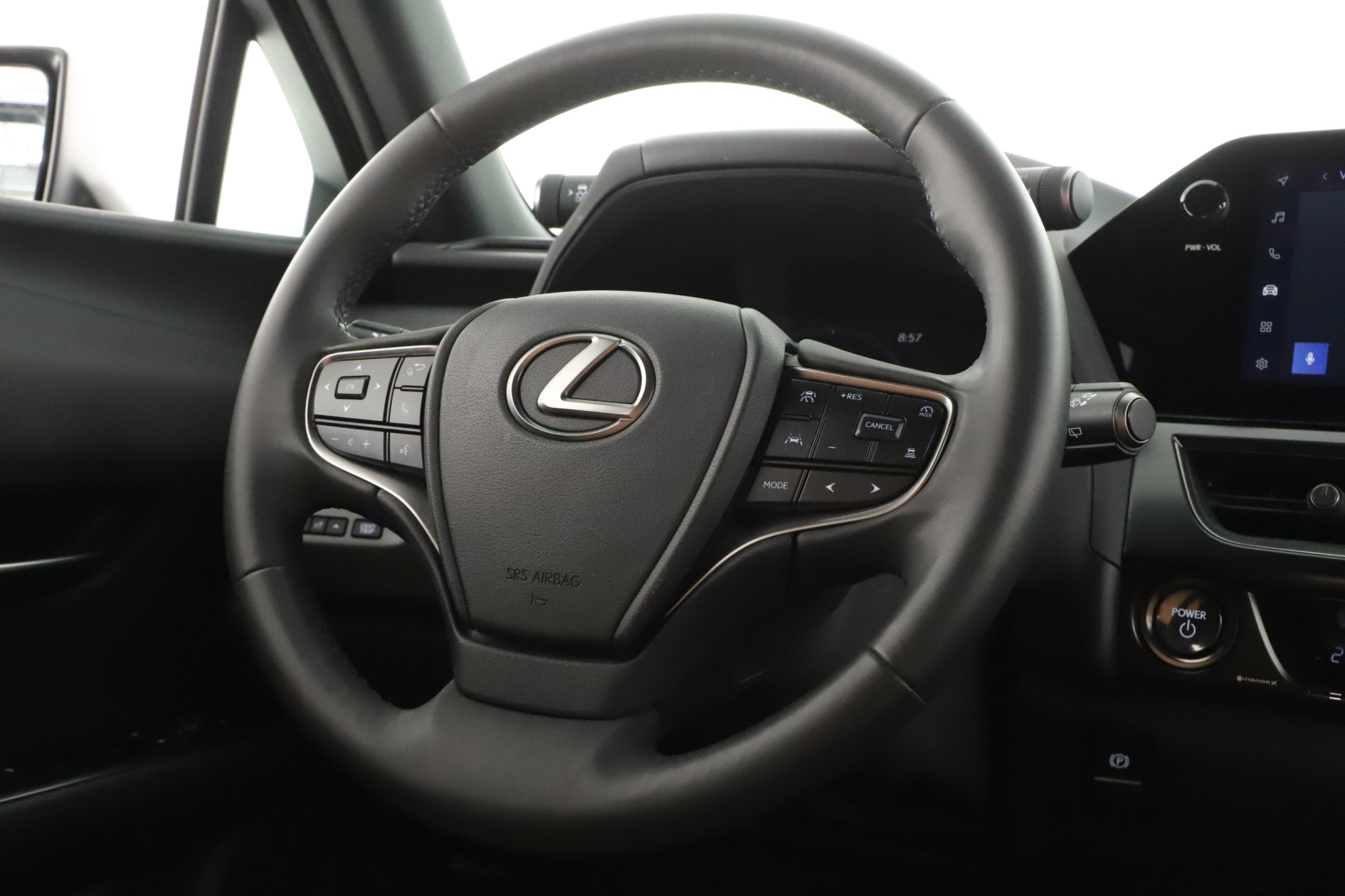 Lexus UX - 2024