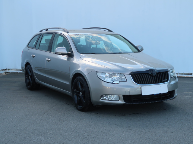 Škoda Superb 2011