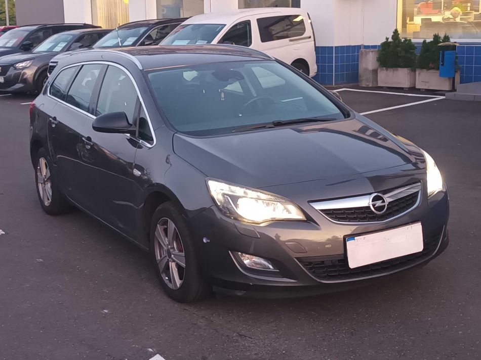 Opel Astra - 2010