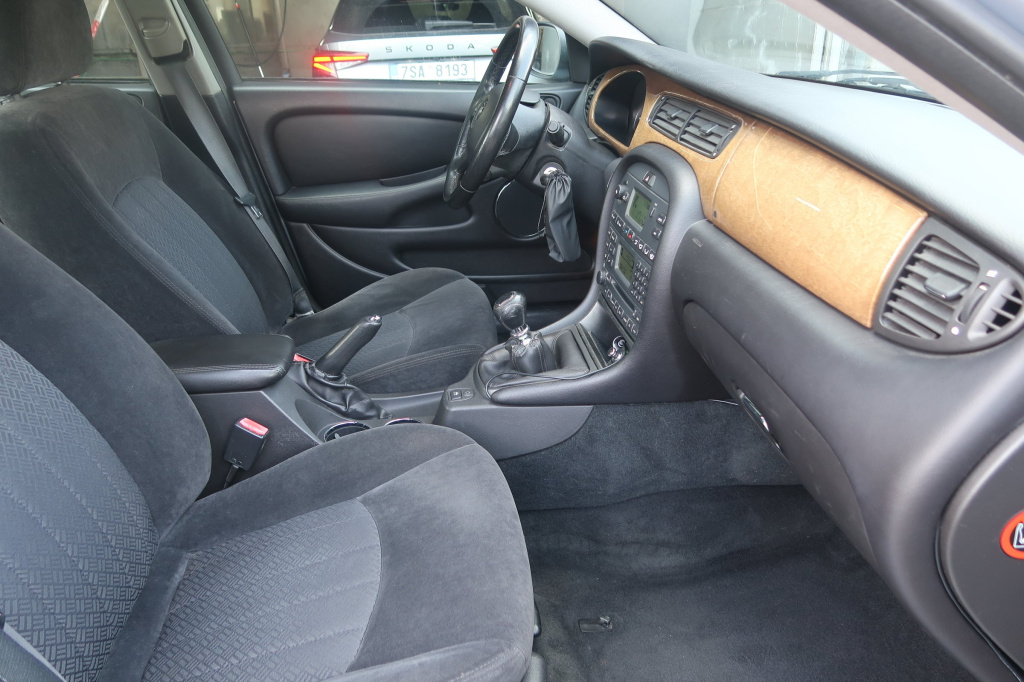 Jaguar X-Type