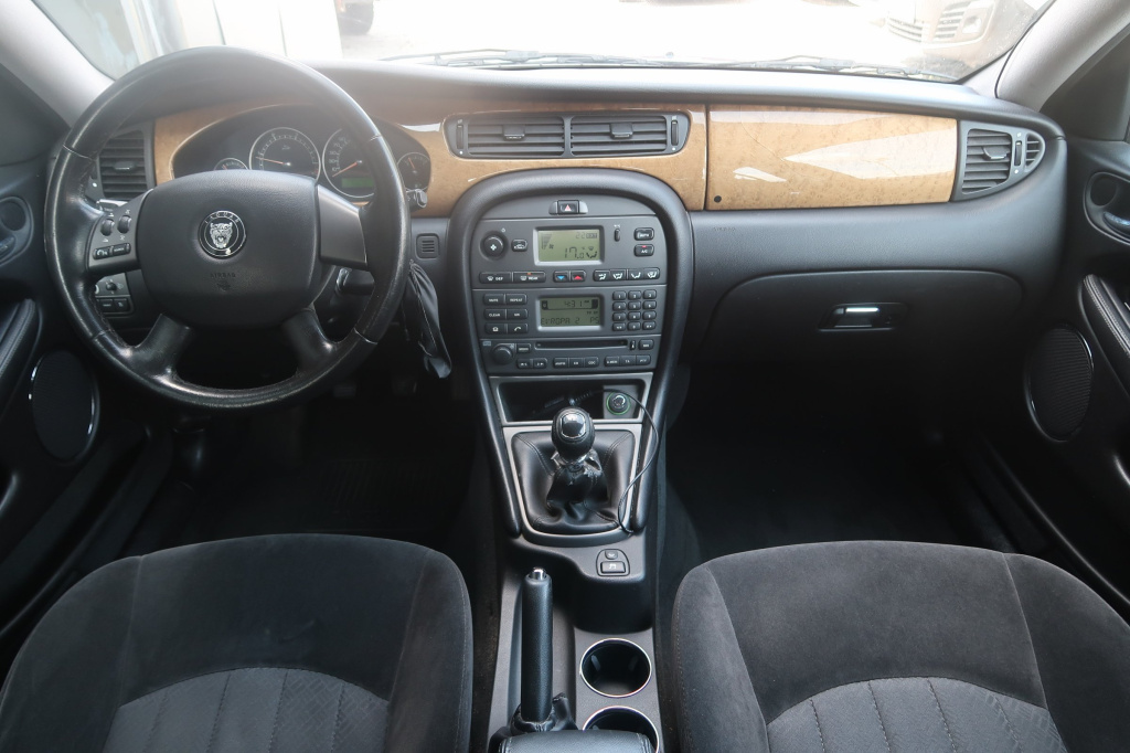 Jaguar X-Type