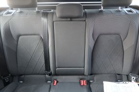 Volkswagen Golf - 2021