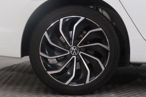 Volkswagen Golf - 2021