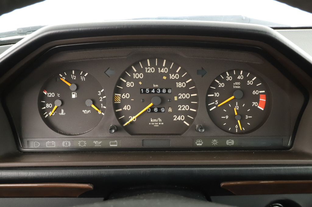 Mercedes-Benz W124