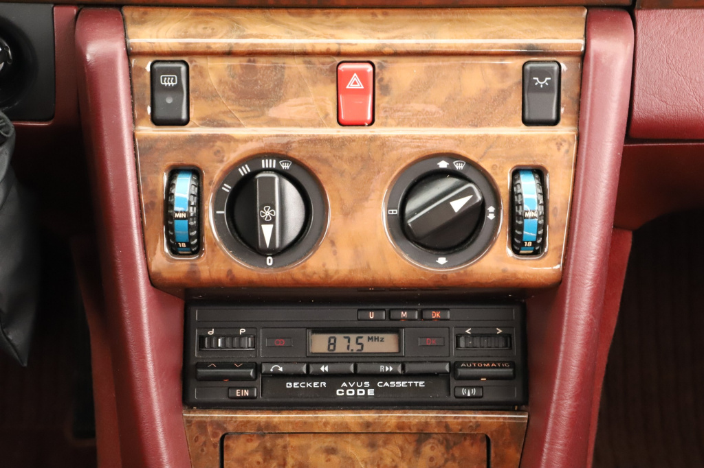 Mercedes-Benz W124