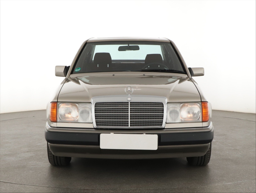 Mercedes-Benz W124