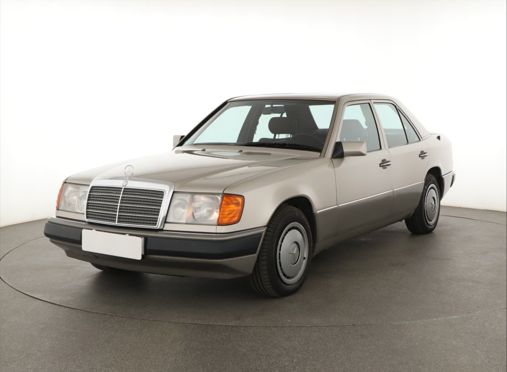 Mercedes-Benz W124