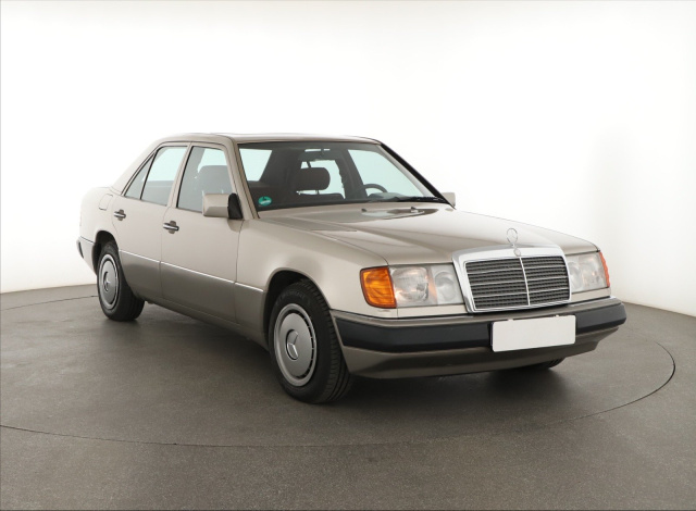 Mercedes-Benz W124 1990