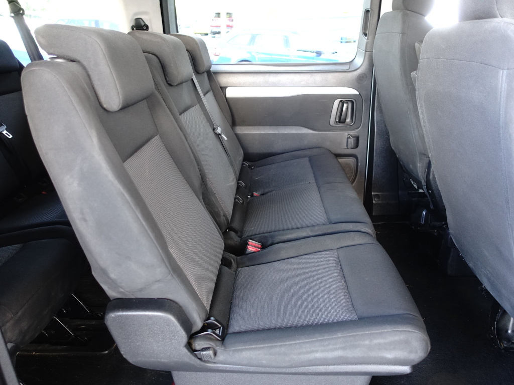 Peugeot Traveller