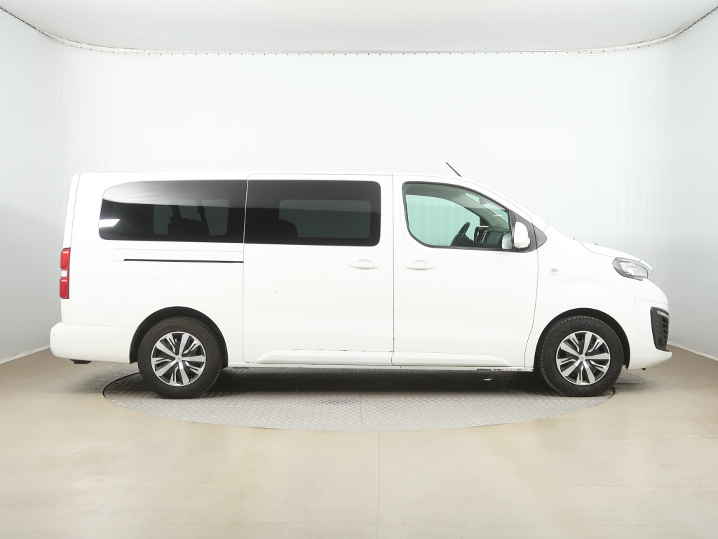 Peugeot Traveller
