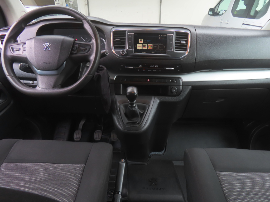 Peugeot Traveller