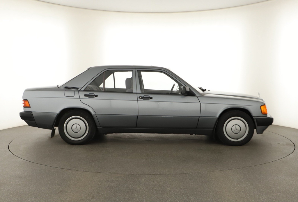 Mercedes-Benz 190