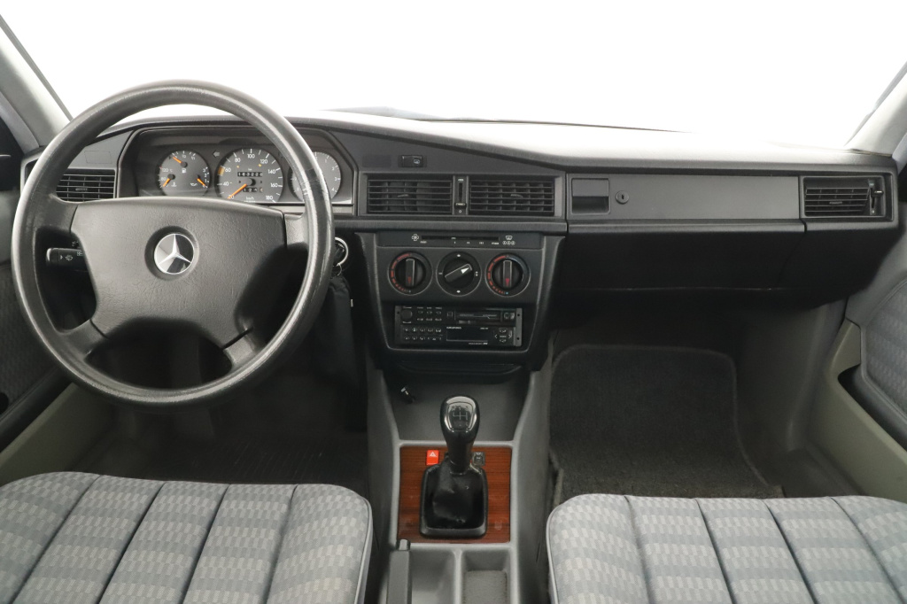Mercedes-Benz 190