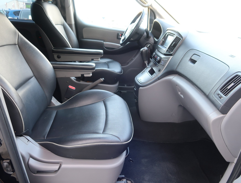 Hyundai H-1 Tour