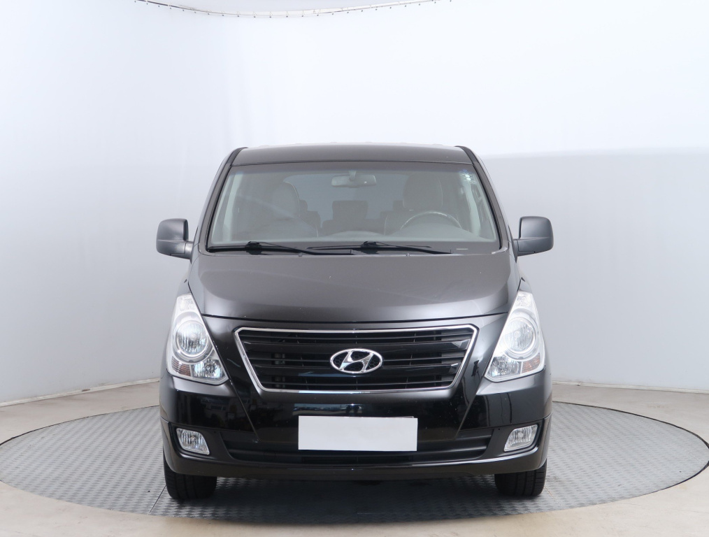 Hyundai H-1 Tour