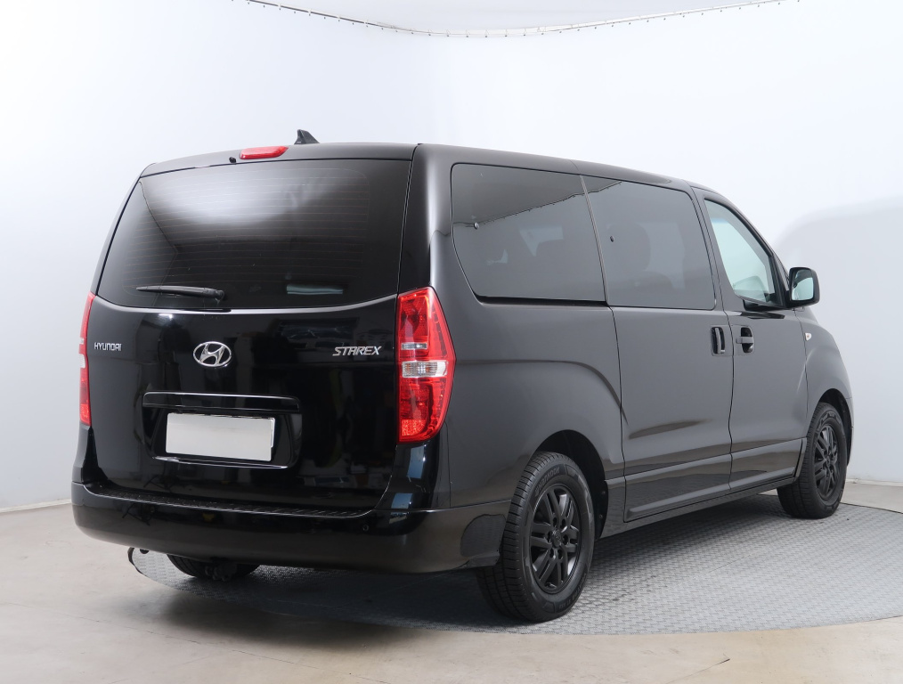 Hyundai H-1 Tour