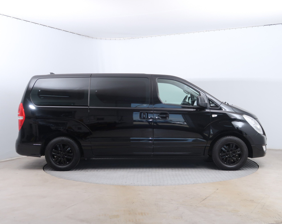 Hyundai H-1 Tour
