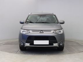 Mitsubishi Outlander - 2014